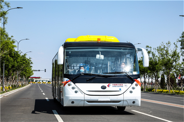 12輛宇通純電動機場擺渡車交付東航