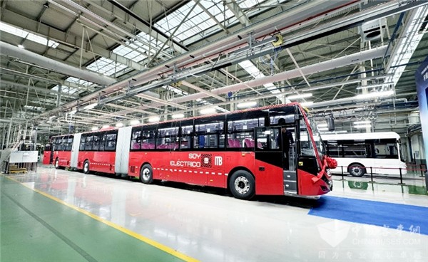 量身定制 宇通26米純電動雙鉸接公交出口墨西哥!