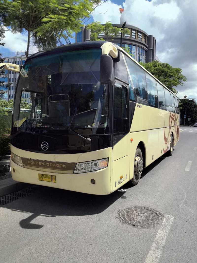 2015年上牌兩臺(tái)50座國(guó)四金旅6113型客車(chē)