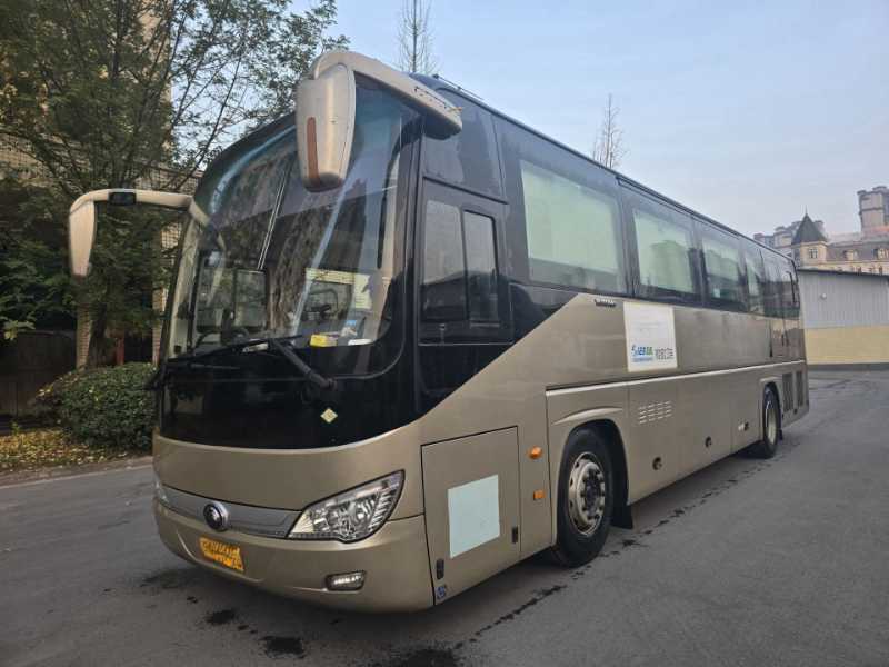2019年2月上牌30座2+1天然氣LNG國(guó)五宇通6119保姆車