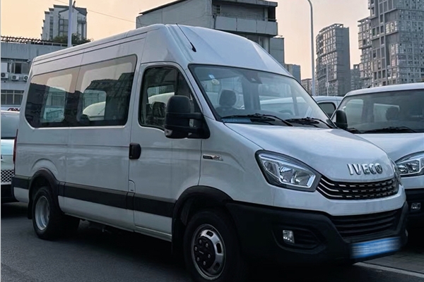10萬(wàn)級(jí)商用車選啥？超市老板娘親測(cè)依維柯歐勝的“鈔能力”