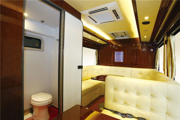 宇通ZK5151XZS5展示車（柴油國五2-9座）