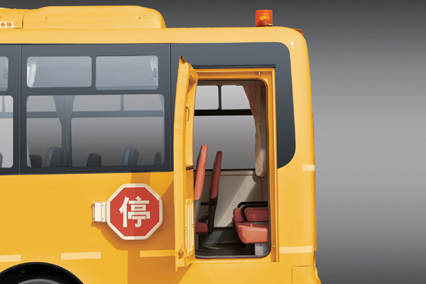 金旅XML6101J15ZXC中小學(xué)生專用校車(chē)（柴油國(guó)五24-52座）