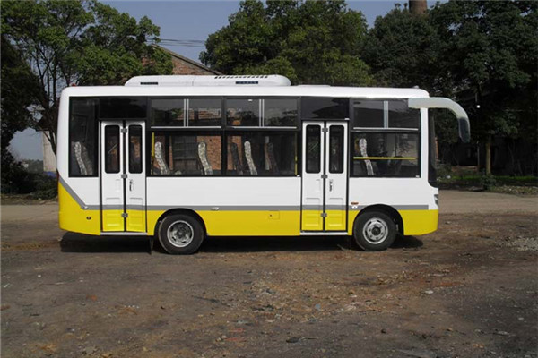 齊魯BWC6665GAN公交車（天然氣國(guó)五10-23座）