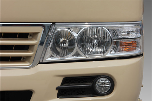 南京金龍NJL6806BEV5客車（純電動(dòng)24-31座）