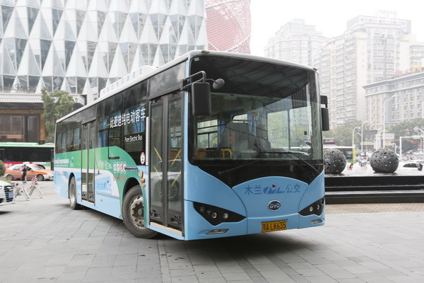 比亞迪BYD6100LGEV10公交車（純電動17-39座）
