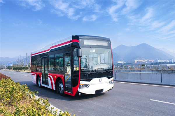 浙江中車CSR6850GNPHEV1公交車（天然氣/電混動(dòng)國(guó)五10-26座）