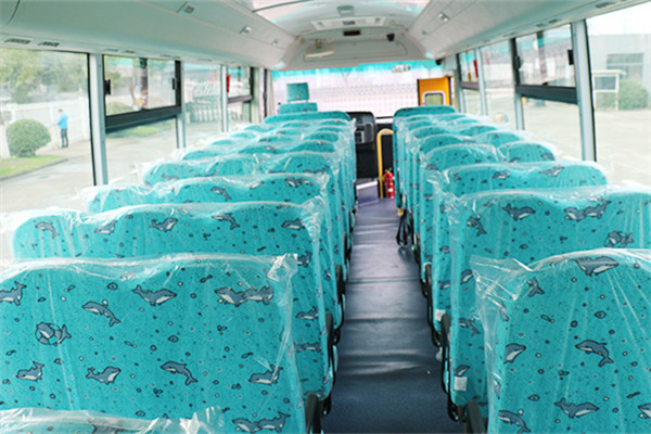 華新HM6760XFD5JS小學(xué)生專用校車（柴油國(guó)五33-41座）