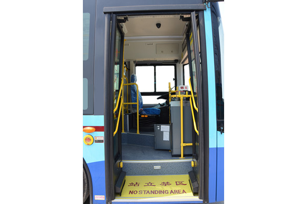 宏遠(yuǎn)KMT6106GBEV1公交車(chē)（純電動(dòng)19-39座）